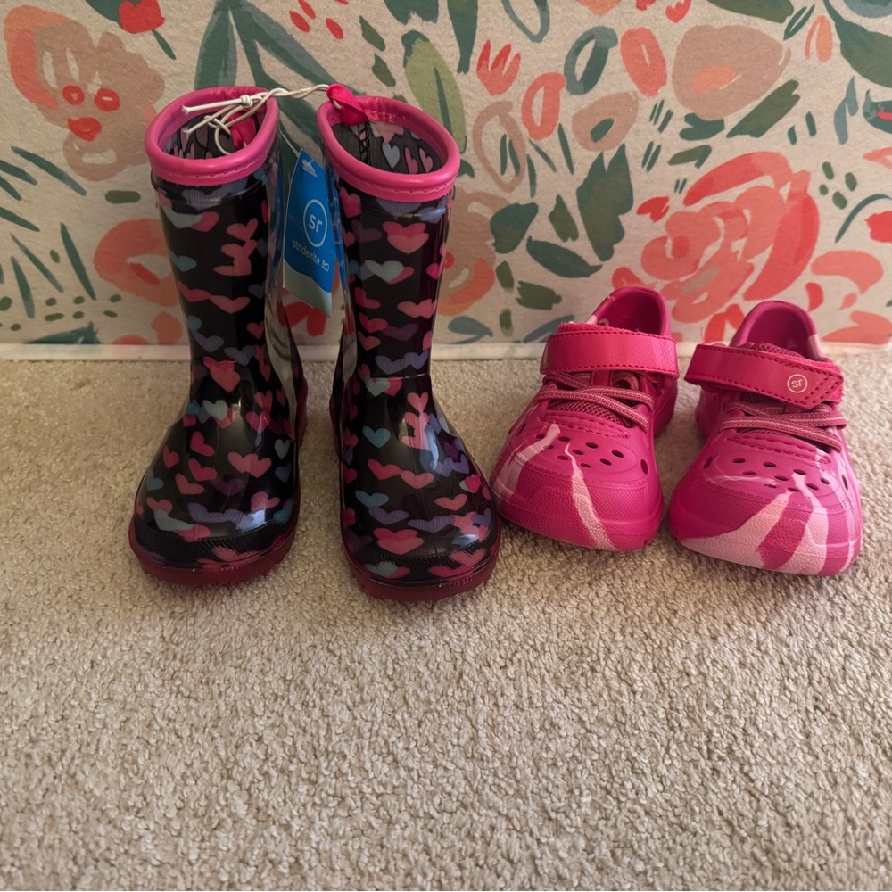 Toddler Stride Rite Pink and Black Heart Rain Boots and Water Shoes Set